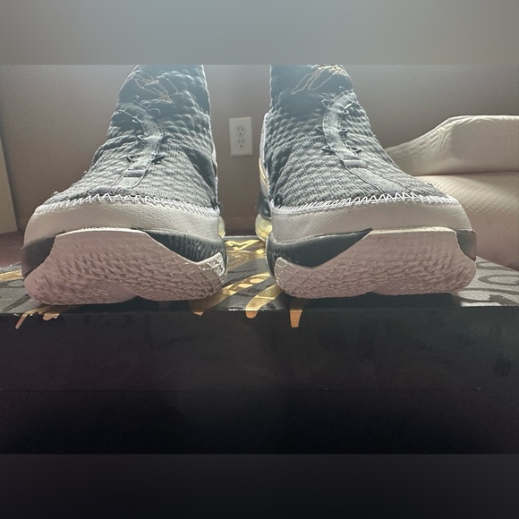 LeBron 17 Low 'Metallic Gold'; men’s size 9 - Picture 13 of 15